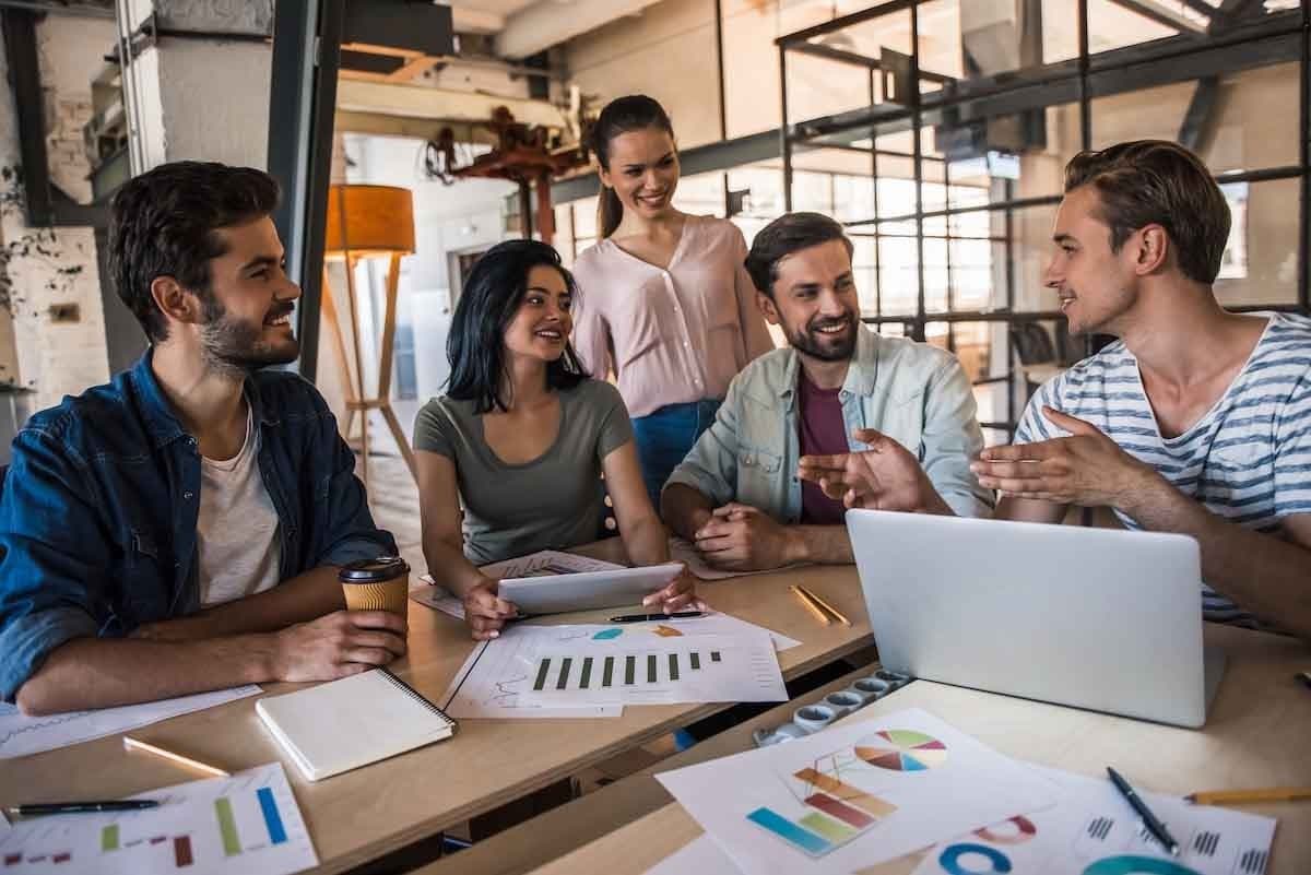 Best Side Hustles for Students to Earn Extra Cash While Studying