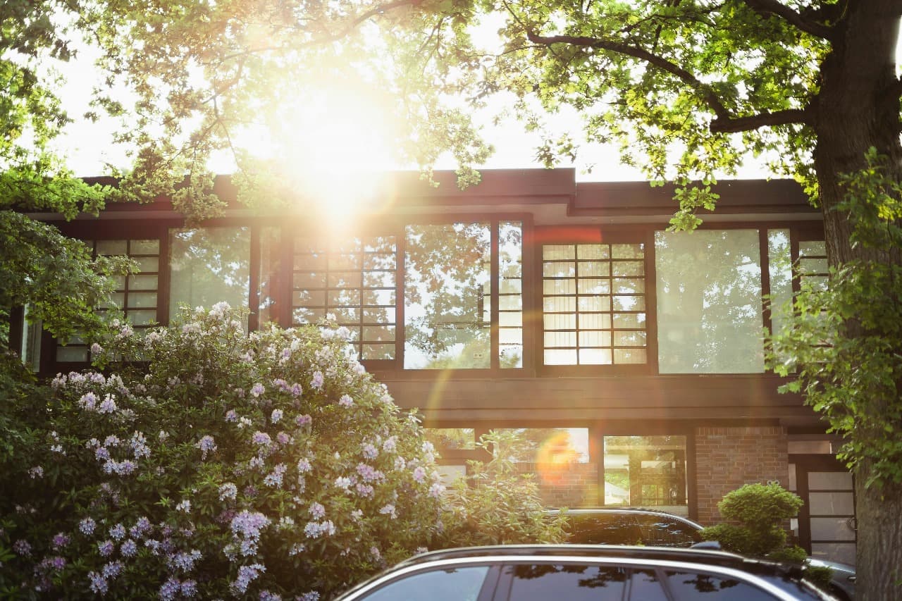 Four-Season Sunroom Options for Ultimate Comfort and Style