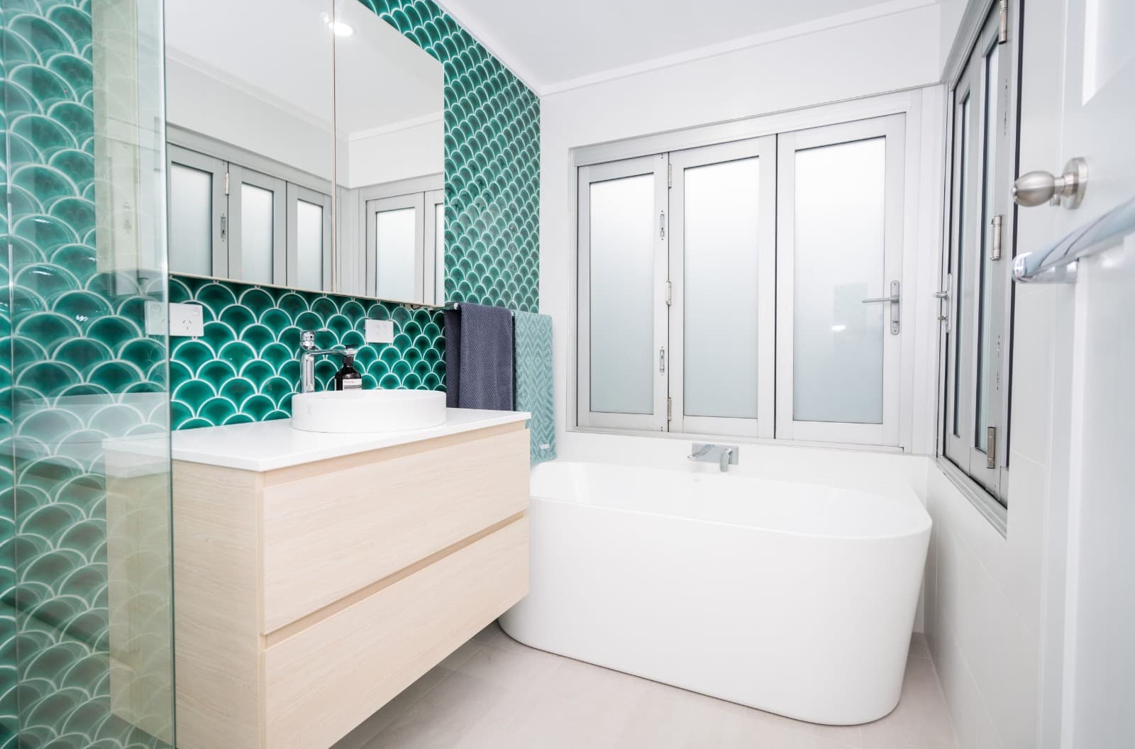 Bathroom Fitter: Expert Bathroom Fitter for Precision &amp; Durability