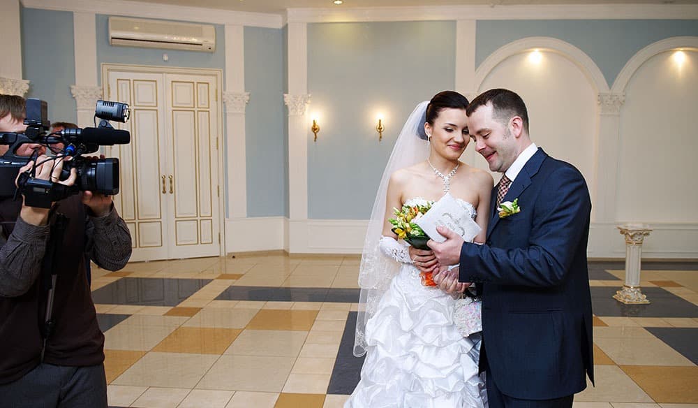 Wedding photographer with a Natural and Editorial Style