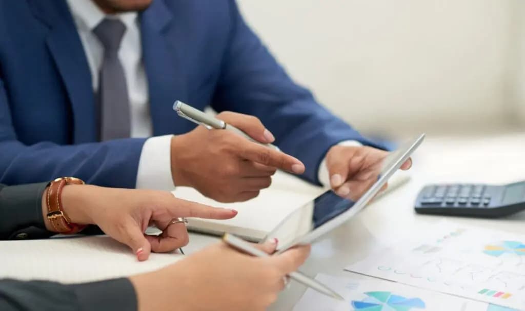 How a Bookkeeping Firm in Abu Dhabi Supports Compliance