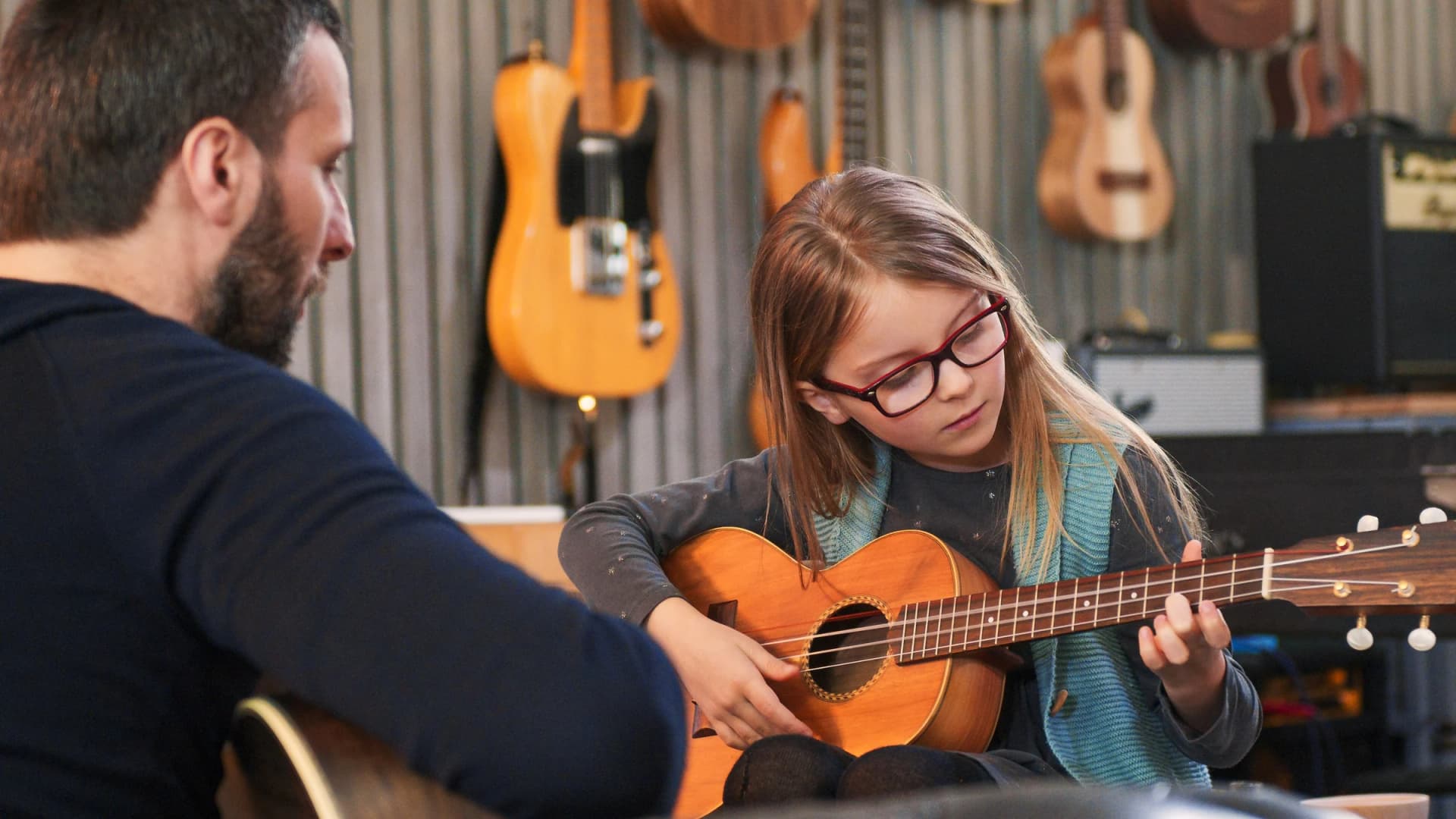 Guitar Lessons Near Me Peckham – Local Guitar Experts at Riffmasters