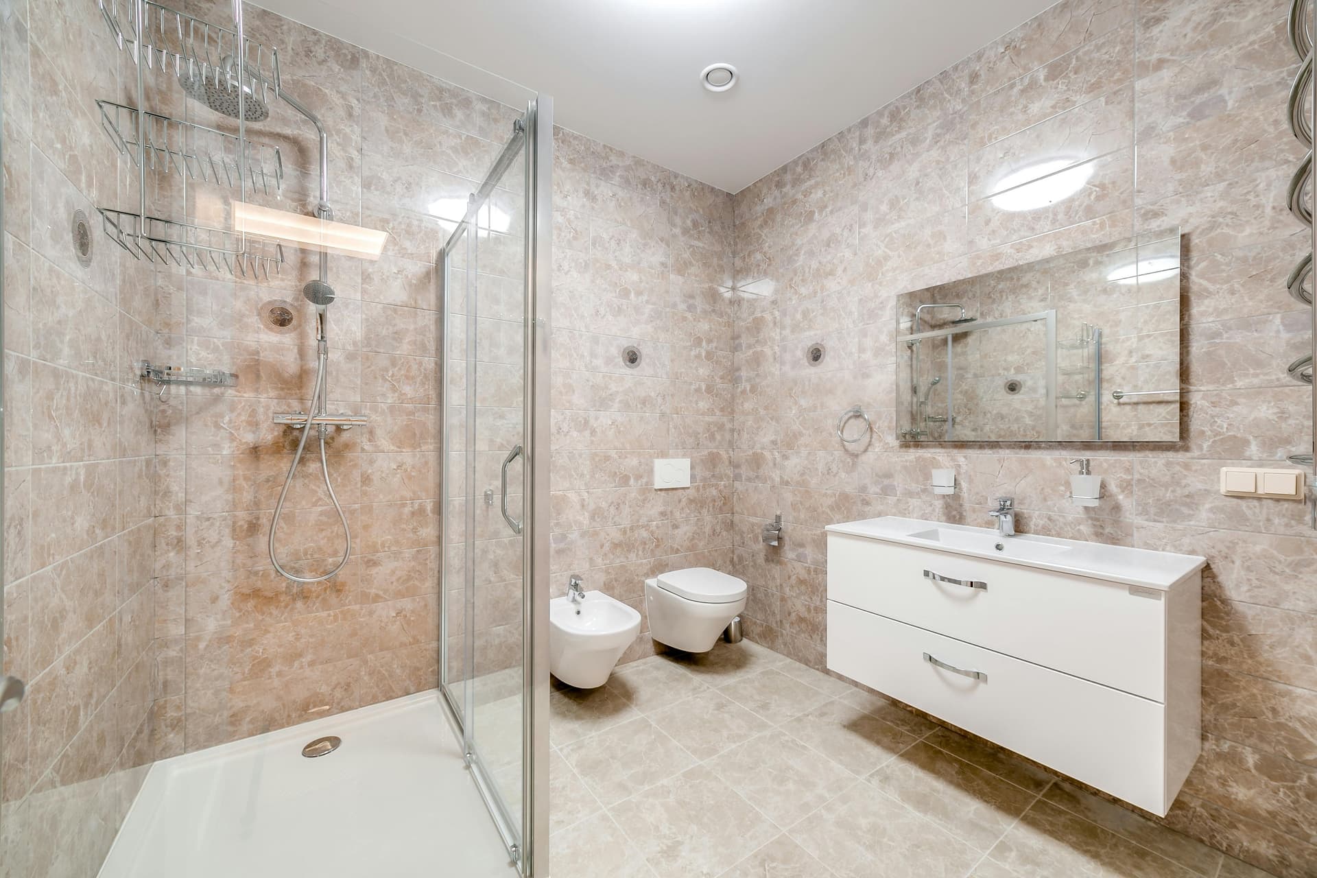 Elegant Showers for Stylish Home Renovations