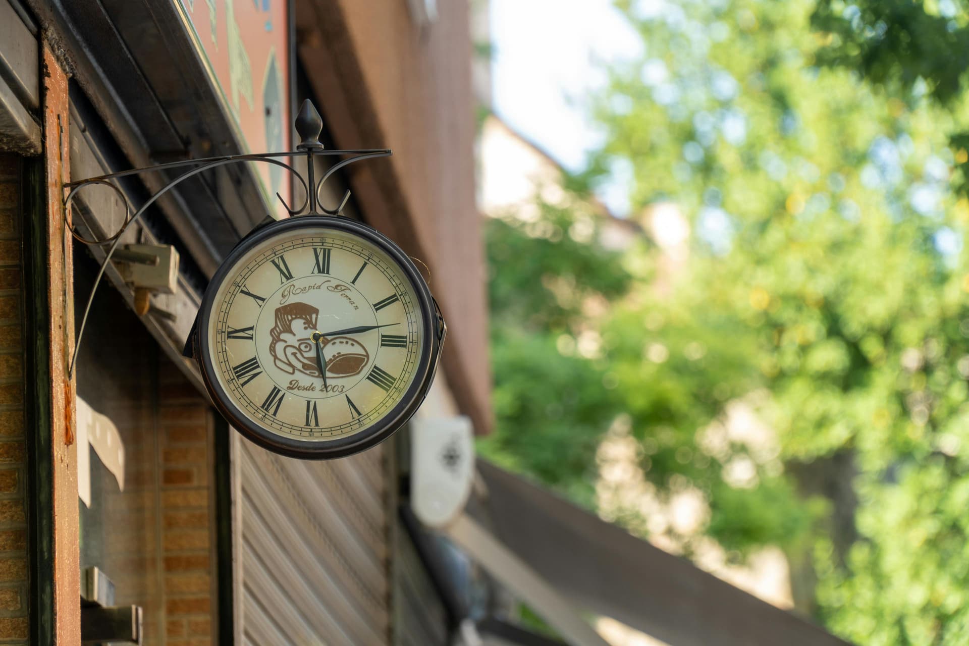 The Rolex Wall Clock: A Statement of Sophistication