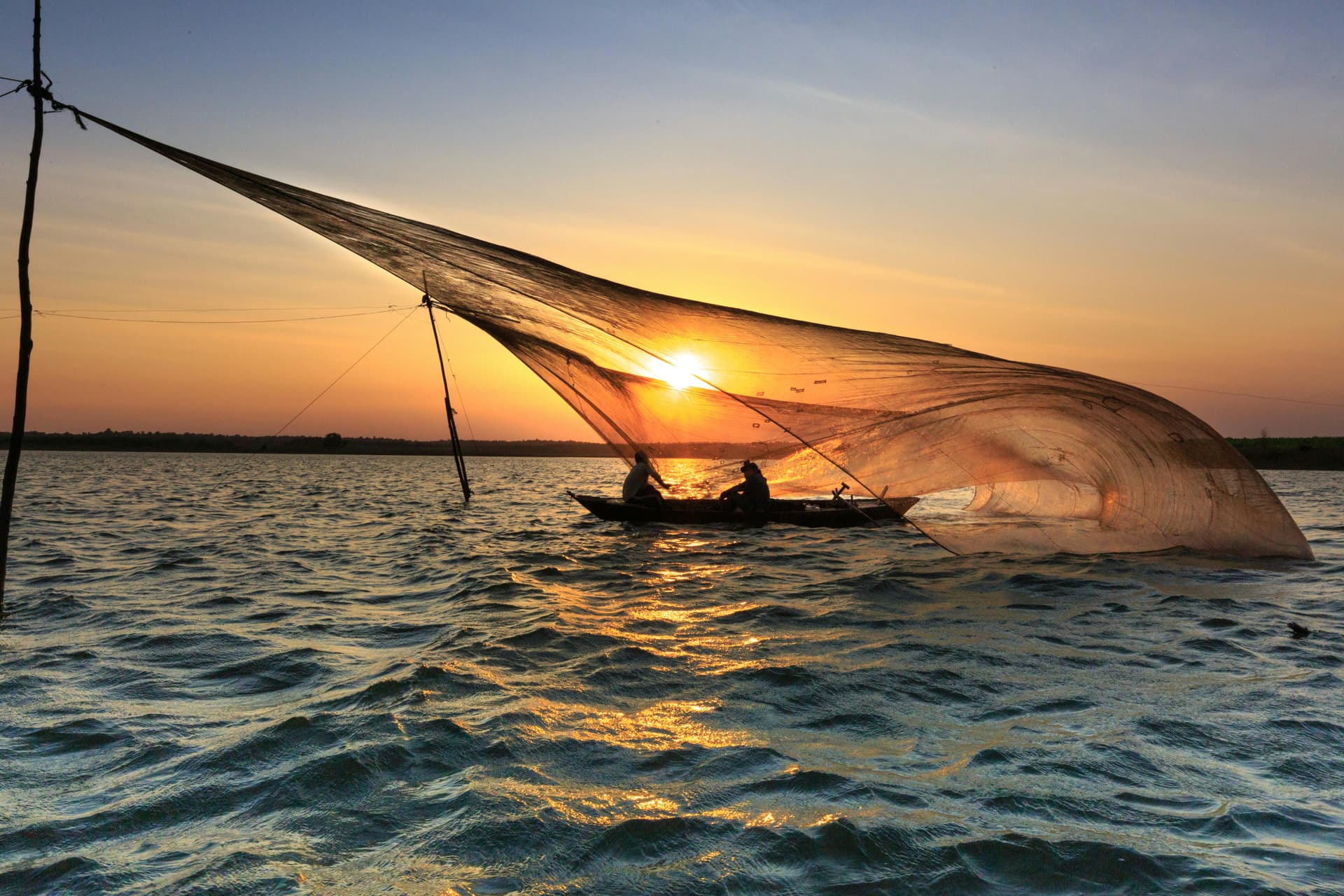 Fly Fishing Net Materials: Rubber vs. Nylon